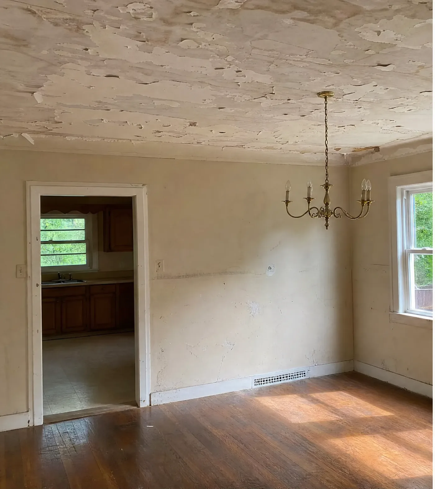 Ceiling and walls before painting